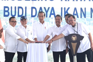 Presiden Joko Widodo meresmikan modeling kawasan tambak budidaya ikan nila salin di Balai Layanan Usaha Produksi Perikanan Budidaya, Kabupaten Karawang.